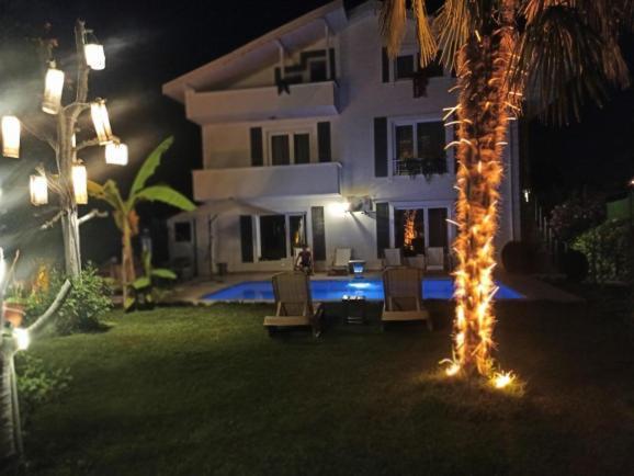 Villa Atlas Muhafazakar Havuzlu, Mustakil Genis Bahceli Sapanca Exterior photo